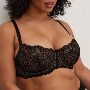 Torrid Plus-Size Peacock Lace Straight Black Balconette  Lace Bra Sz 48DDD